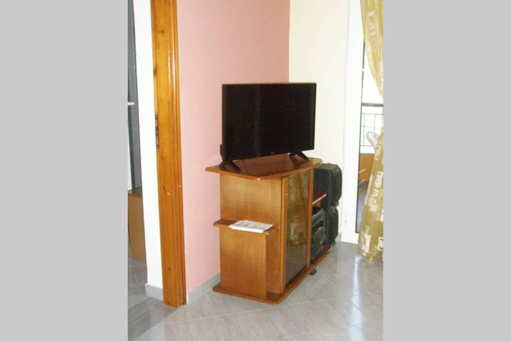 Lina'S Apartment Himare Bagian luar foto