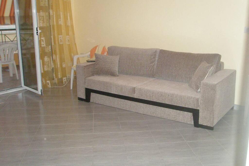 Lina'S Apartment Himare Bagian luar foto