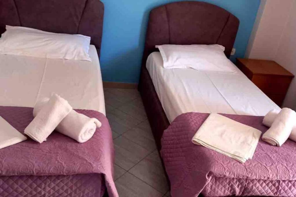 Lina'S Apartment Himare Bagian luar foto