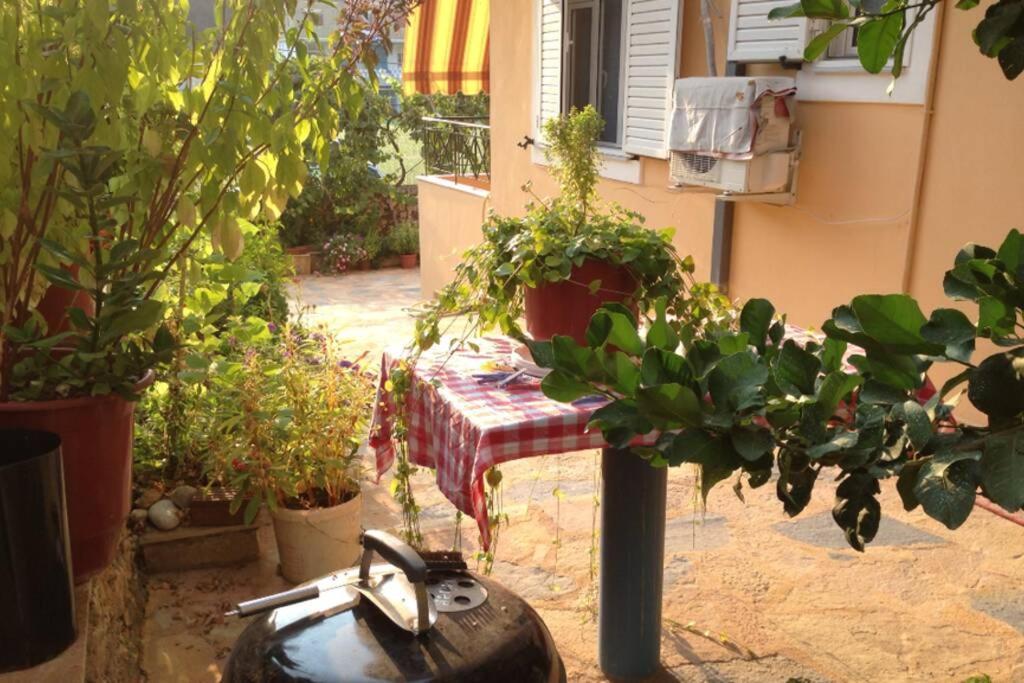 Lina'S Apartment Himare Bagian luar foto